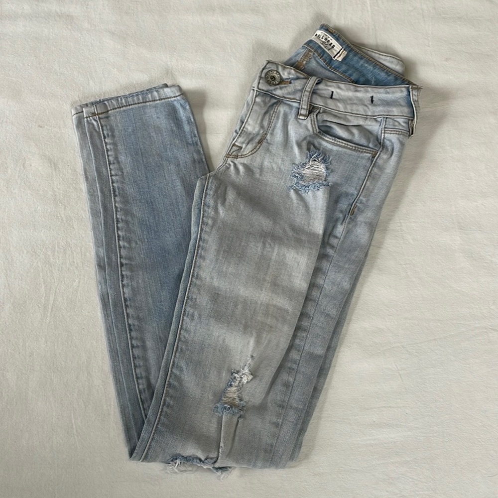 Bullhead Black Light Blue Ripped Skinny Jeans (LowRise)